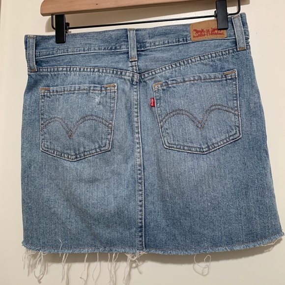 LEVIS Blue Deconstructed Cut Off Denim Mini Skirt - Picture 5 of 9